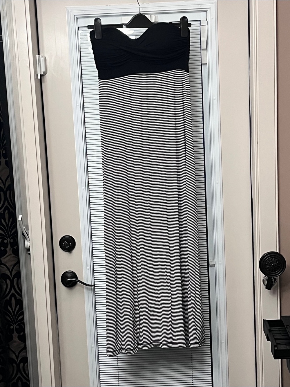 Black & White Maxi Dress w Built in Bra